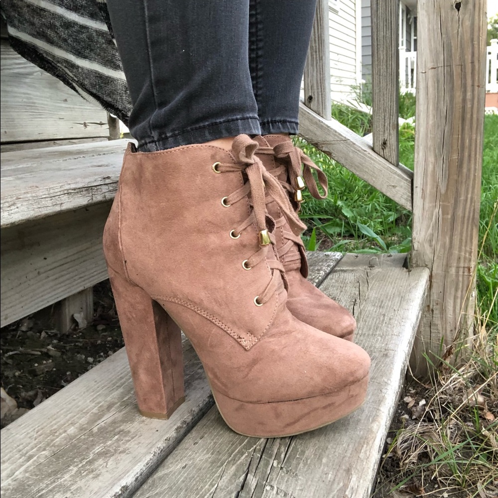 Faux suede Tan booties